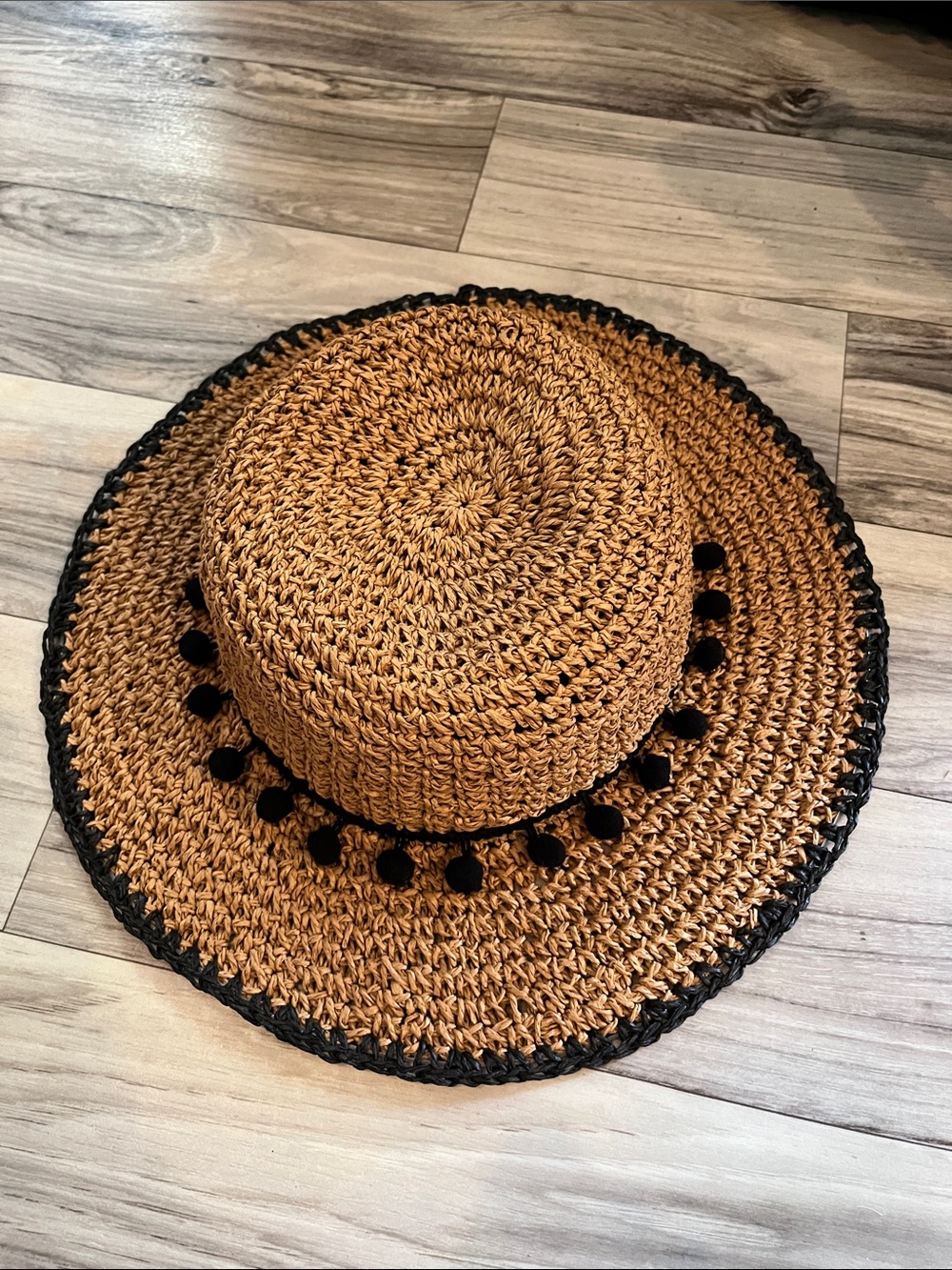 💕 2/$15 Straw Sunhat w/Black Pom Band Accent-NWOT
